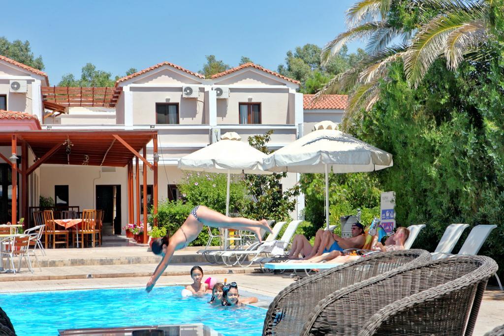 Pasiphae Hotel Skala Kallonis Extérieur photo