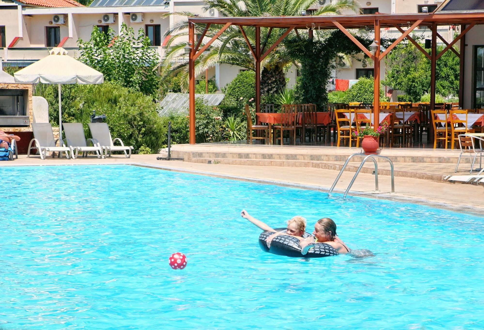 Pasiphae Hotel Skala Kallonis Extérieur photo