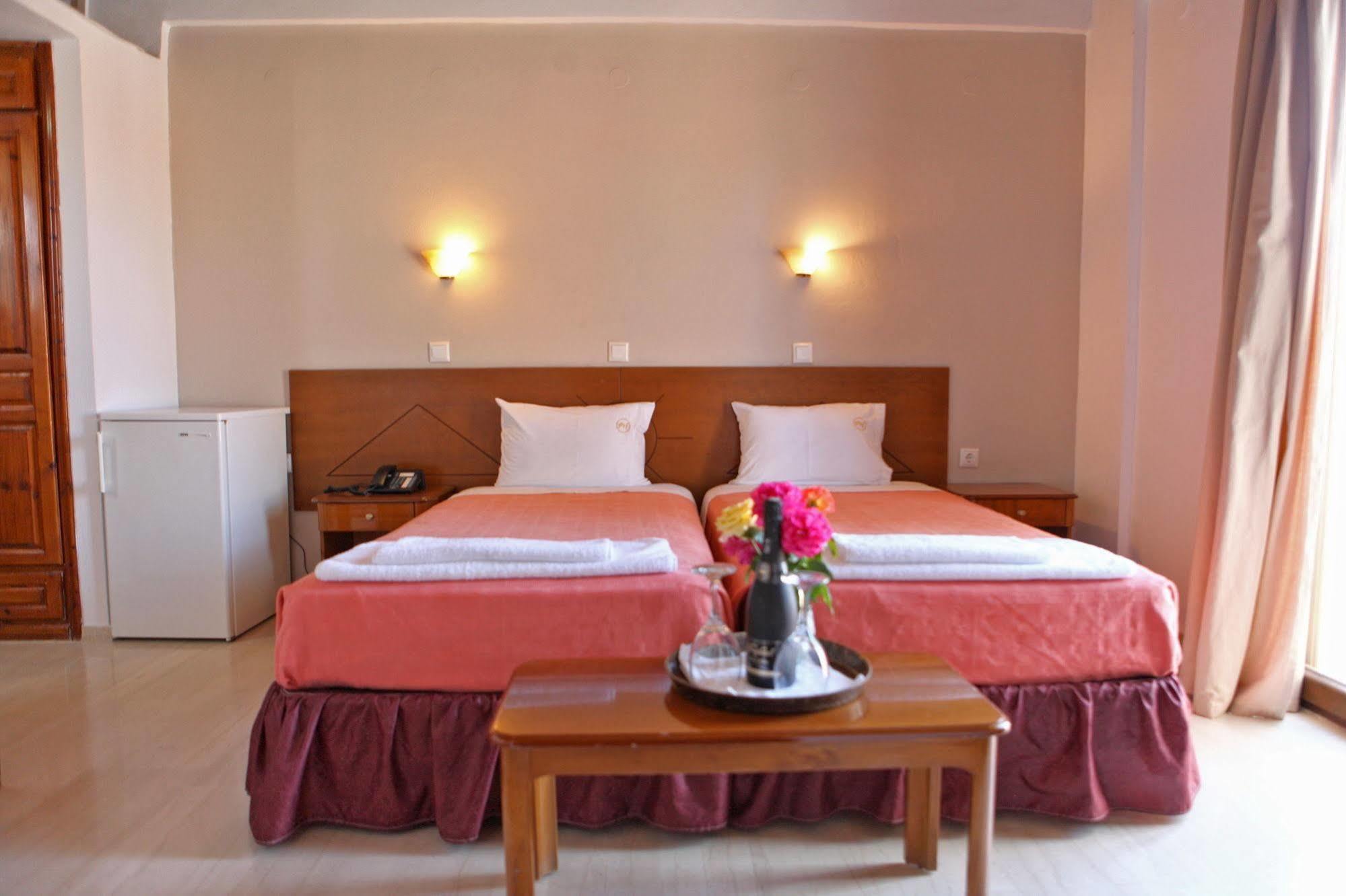 Pasiphae Hotel Skala Kallonis Extérieur photo
